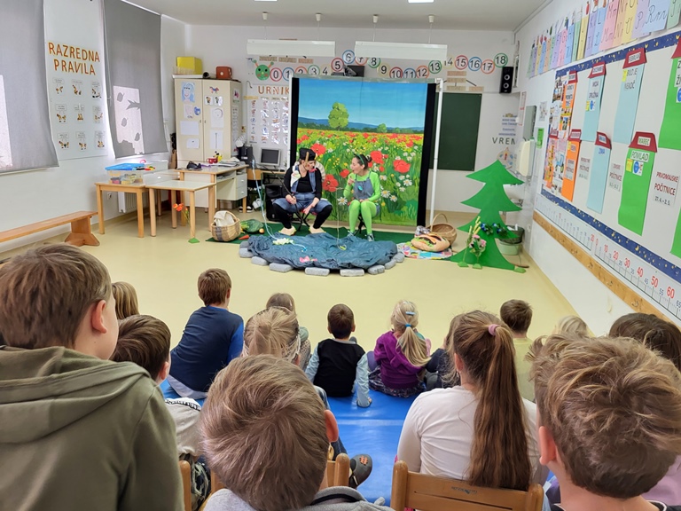 Gledališče: Žabica Brokolina in polž Sladkosned