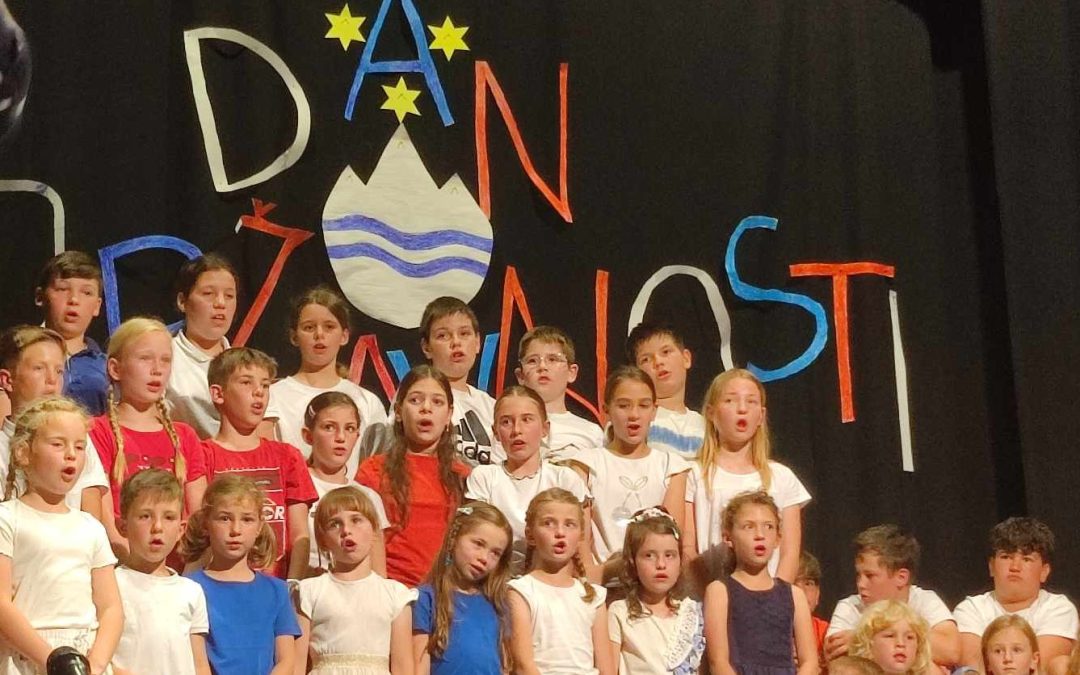 PROSLAVA OB DNEVU DRŽAVNOSTI